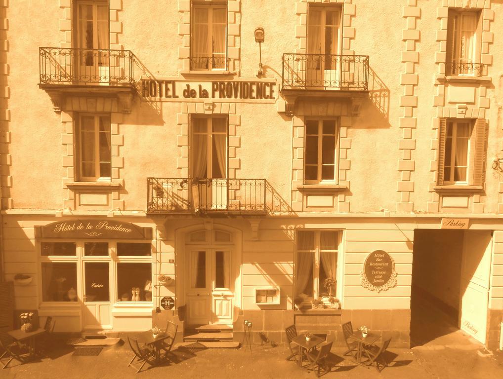 ホテル オテル レストラン ドゥ ラ プロヴィデンス Égliseneuve-dʼEntraigues エクステリア 写真